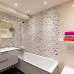 아파트 Tanit Piscine, 6 Couchages, Parking 앙티브