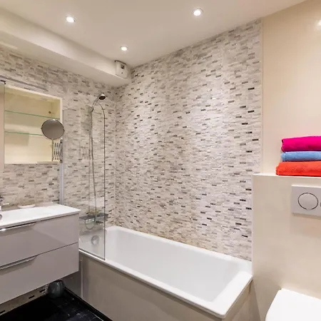 Apartman Tanit Piscine, 6 Couchages, Parking Antibes